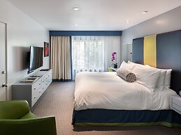Sunset Marquis