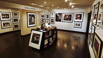 Sunset Marquis