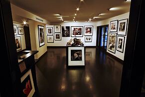 Sunset Marquis