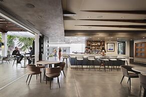 Sunset Marquis