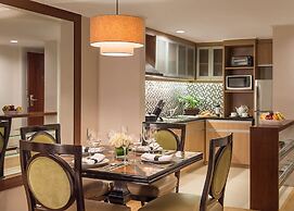 Discovery Suites