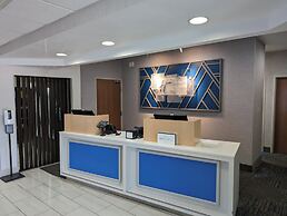 Holiday Inn Express Hotel & Suites by IHG