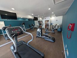 Holiday Inn Express Hotel & Suites by IHG