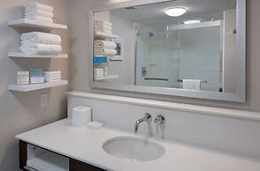 Hampton Inn Boston - Logan Airport