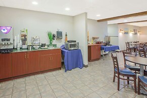 Microtel Inn & Suites by Wyndham Manistee