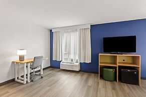 Spark by Hilton Oak Forest