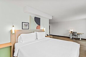 Spark by Hilton Oak Forest