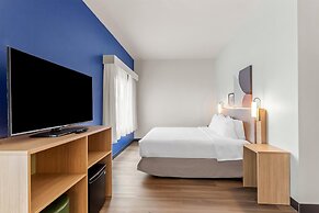 Spark by Hilton Oak Forest