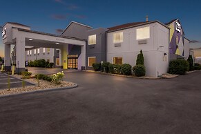 Spark by Hilton Oak Forest