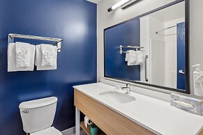 Spark by Hilton Oak Forest