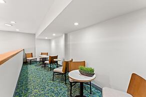 Spark by Hilton Oak Forest