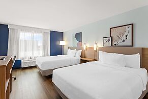 Spark by Hilton Oak Forest