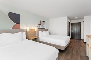 Spark by Hilton Oak Forest