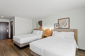 Spark by Hilton Oak Forest