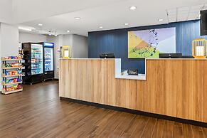 Spark by Hilton Oak Forest