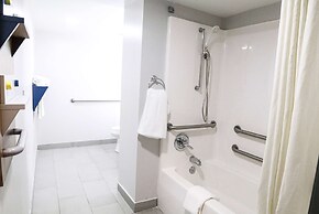 Microtel Inn & Suites by Wyndham Charlotte/Northlake