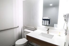 Microtel Inn & Suites by Wyndham Charlotte/Northlake