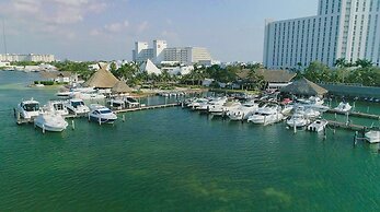 Sunset Marina Resort & Yacht Club