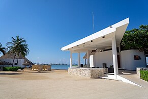 Sunset Marina Resort & Yacht Club