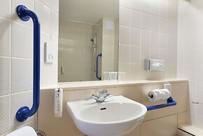 Days Inn by Wyndham Membury M4