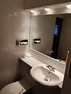 Days Inn by Wyndham Membury M4