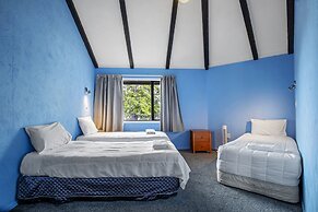 Oakwood Manor Motor Lodge