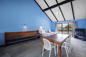 Oakwood Manor Motor Lodge