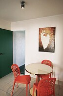 Oakwood Manor Motor Lodge