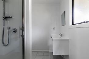 Oakwood Manor Motor Lodge