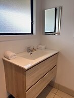 Oakwood Manor Motor Lodge