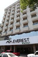 Everest Hotel