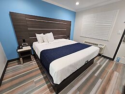 Travelodge by Wyndham Fullerton Near Anaheim