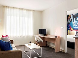 ibis Melbourne Hotel and Apartments