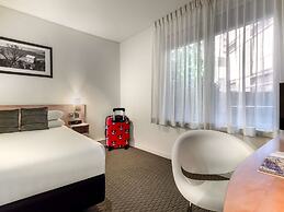 ibis Melbourne Hotel and Apartments