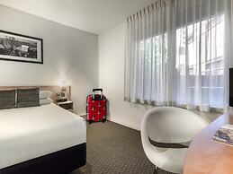 ibis Melbourne Hotel and Apartments