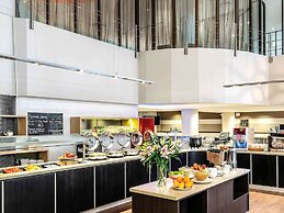 ibis Melbourne Hotel and Apartments