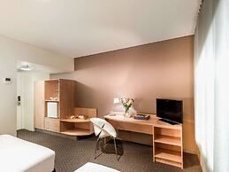 ibis Melbourne Hotel and Apartments
