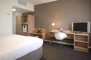 ibis Melbourne Hotel and Apartments