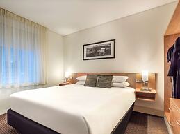 ibis Melbourne Hotel and Apartments
