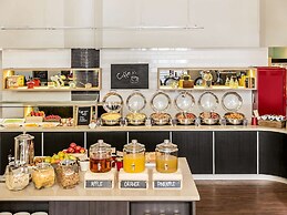 ibis Melbourne Hotel and Apartments