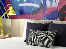 ibis Melbourne Hotel and Apartments