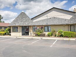 OYO Woodland Hotel and Suites