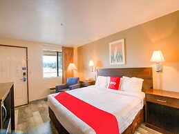 OYO Woodland Hotel and Suites