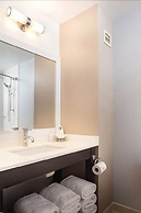 Courtyard by Marriott New York JFK Airport