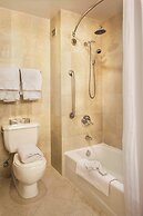 Courtyard by Marriott New York JFK Airport