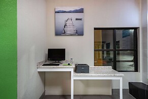 La Quinta Inn & Suites by Wyndham Knoxville East