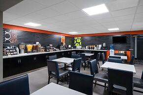 La Quinta Inn & Suites by Wyndham Knoxville East