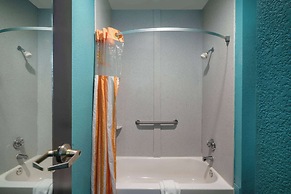 La Quinta Inn & Suites by Wyndham Knoxville East