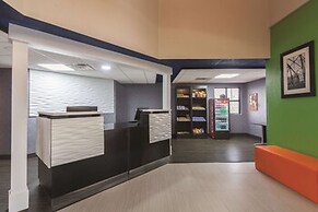 La Quinta Inn & Suites by Wyndham Knoxville East