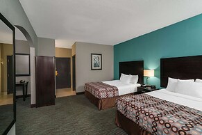 La Quinta Inn & Suites by Wyndham Knoxville East